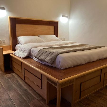 Fly Fishes Hotel Saint-Louis Luaran gambar