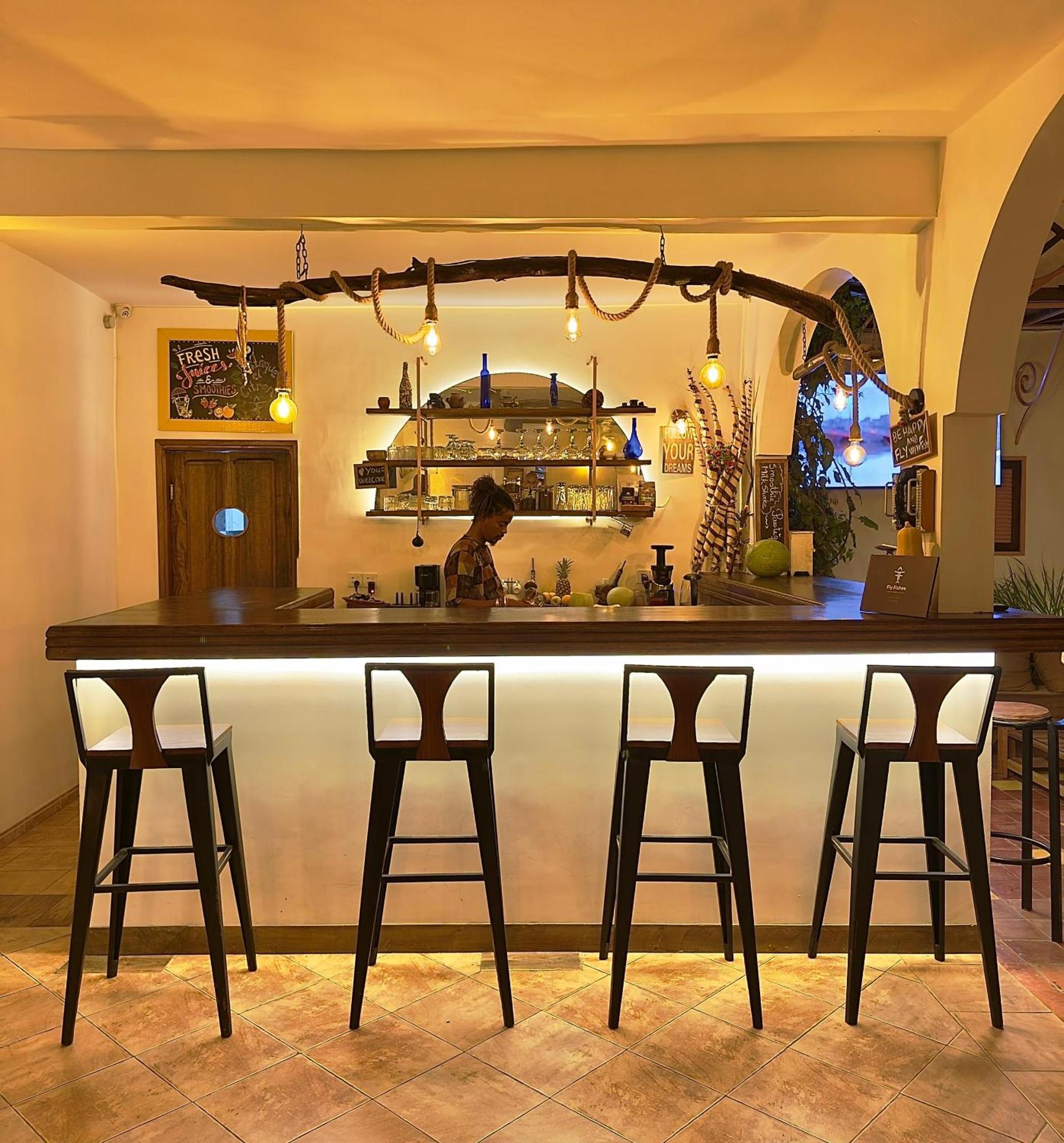 Fly Fishes Hotel Saint-Louis Luaran gambar