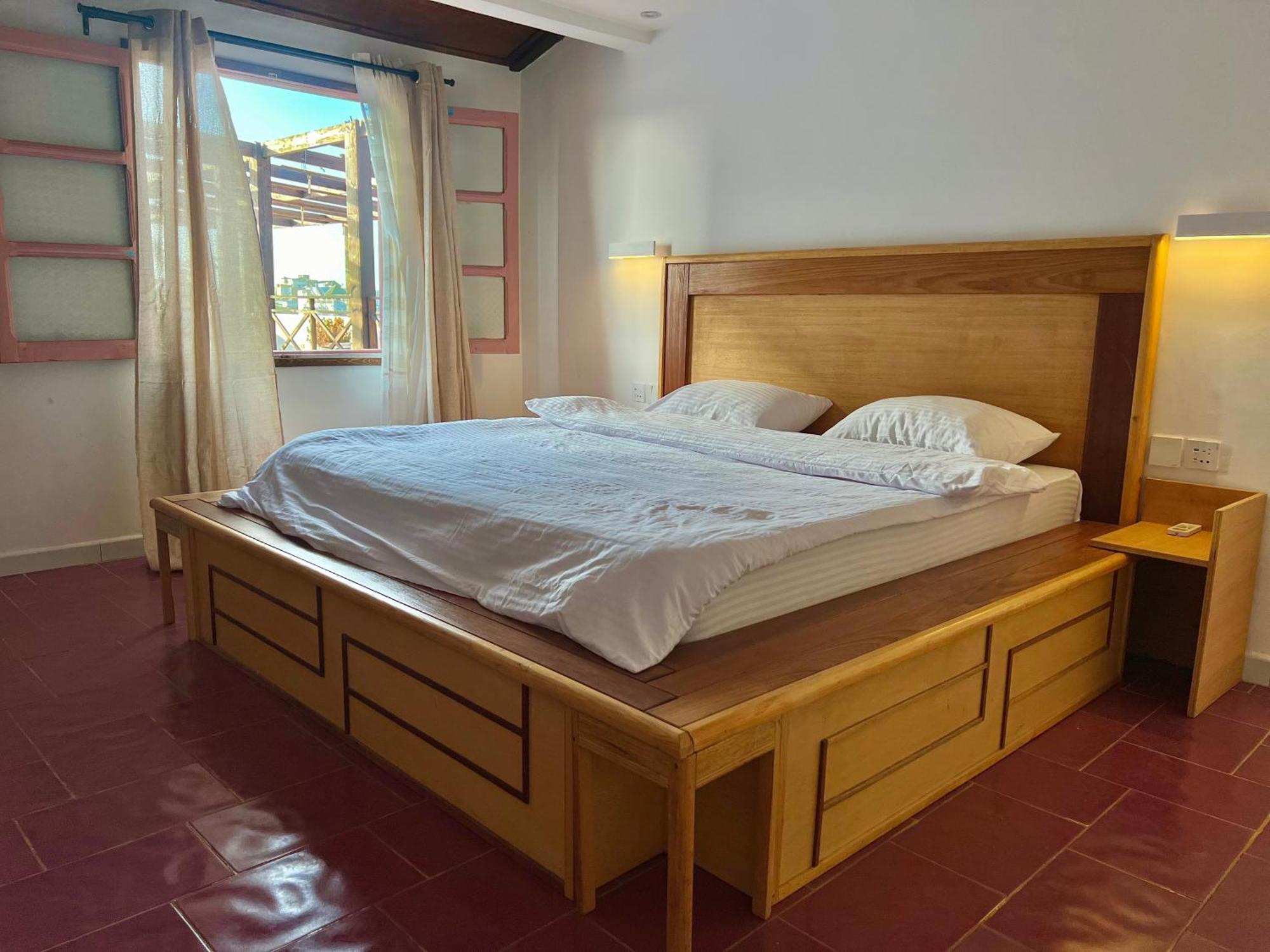 Fly Fishes Hotel Saint-Louis Luaran gambar