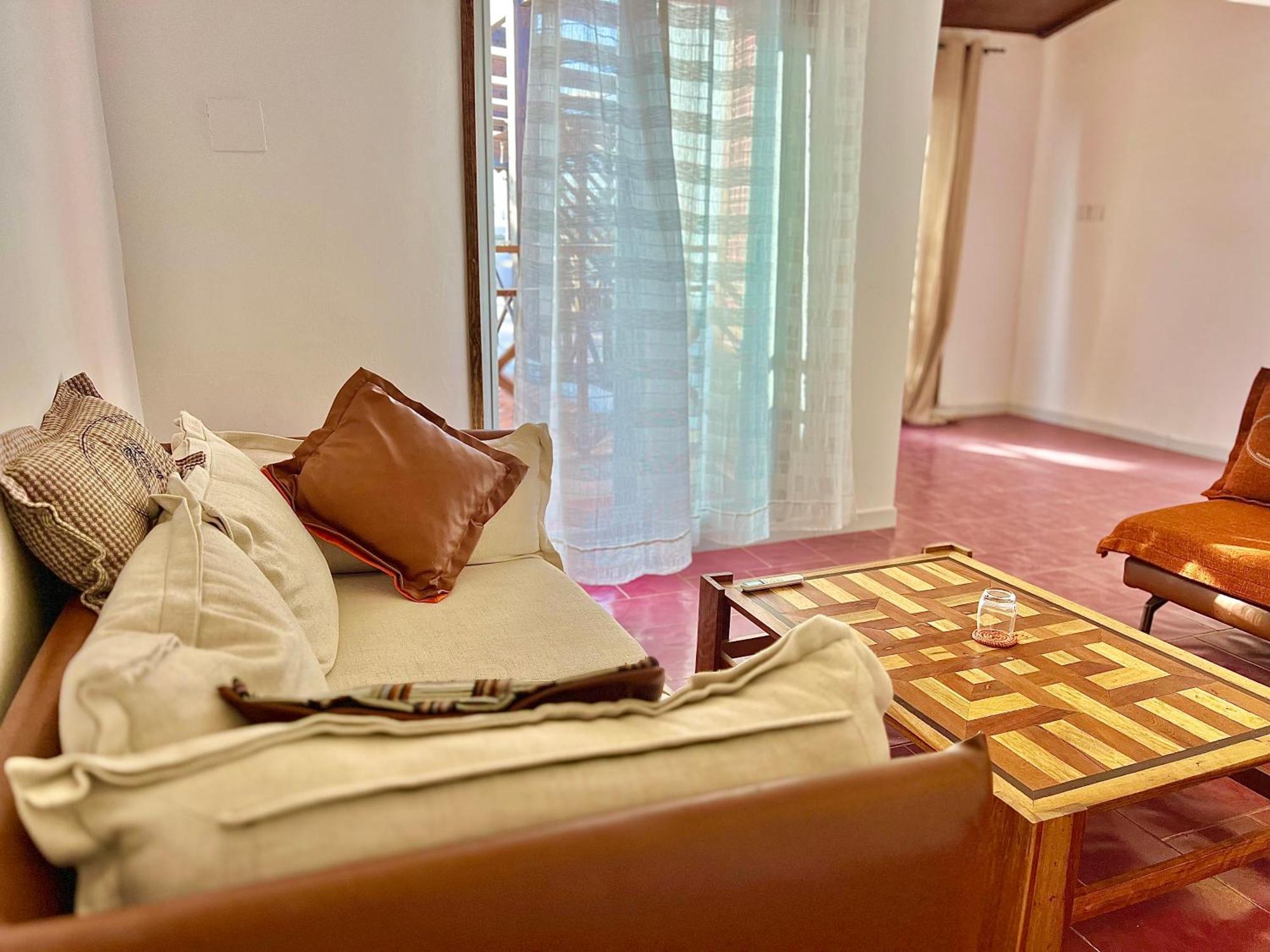 Fly Fishes Hotel Saint-Louis Luaran gambar